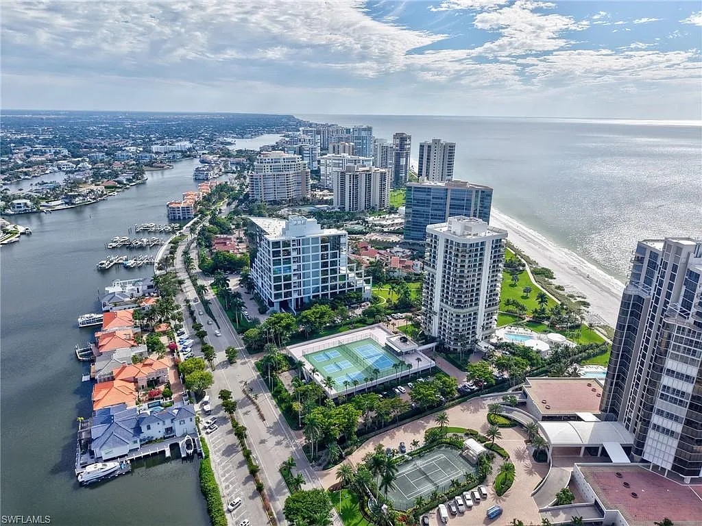 2 bed, 2.0 bath, 1424 sqft, $12,500 — Photo 3