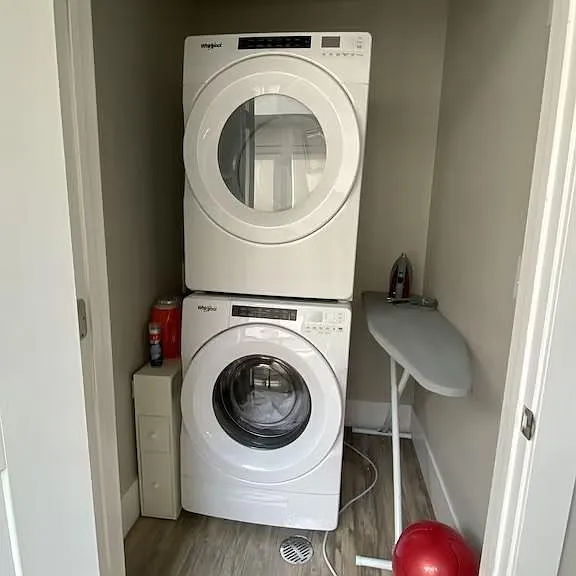 Stacked washer/dryer Iron & ironing board
