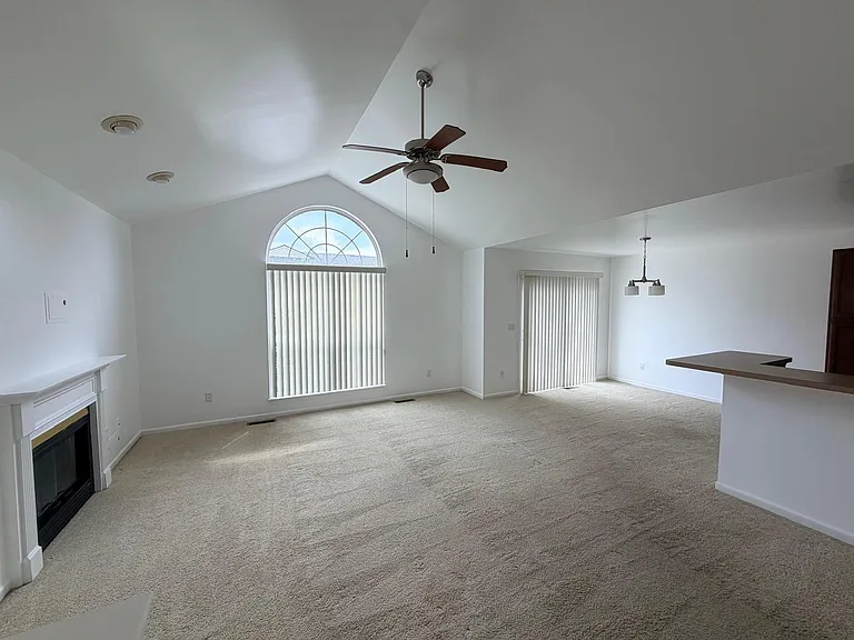 26201 Chesapeake Cir — Photo 3