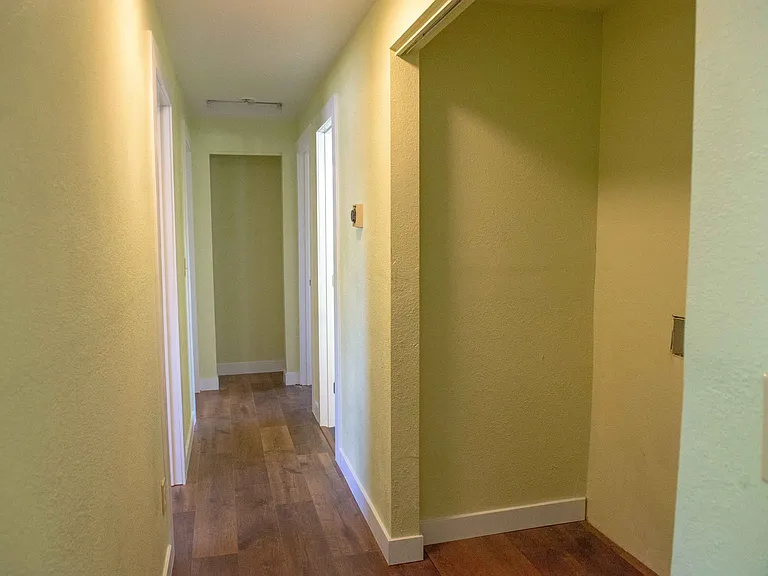 2328 SW Glacier Ave — Photo 8