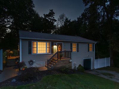84 Line St, Feeding Hills, MA, 01030