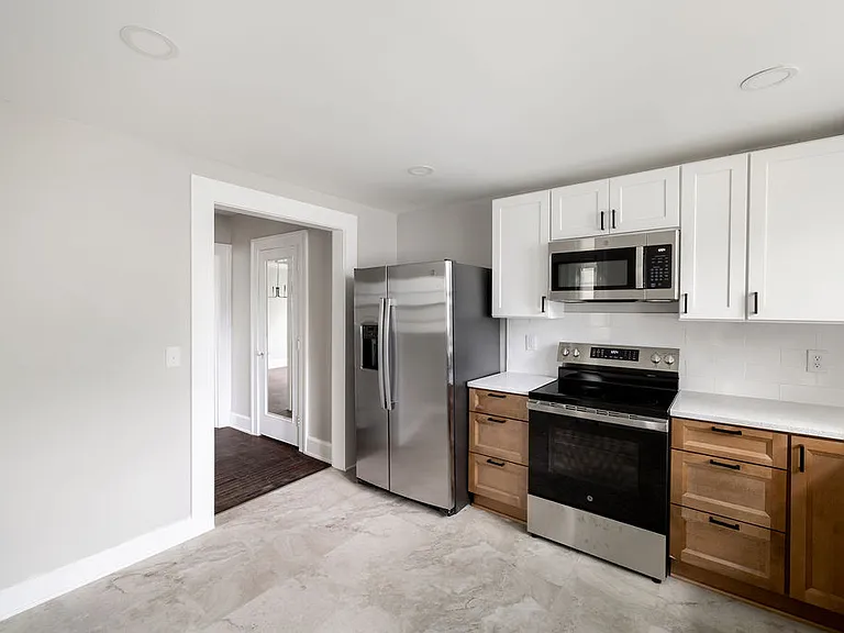 3556 N College Ave — Photo 15