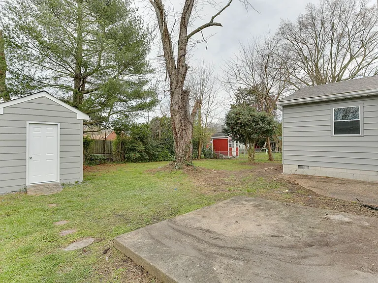 213 Clemwood Pkwy — Photo 24