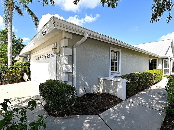 2nd image of 5558 Country Club Way #13B