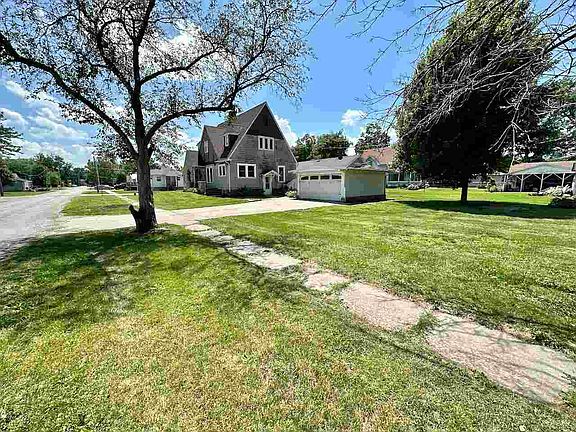 2nd image of 909 William Ave