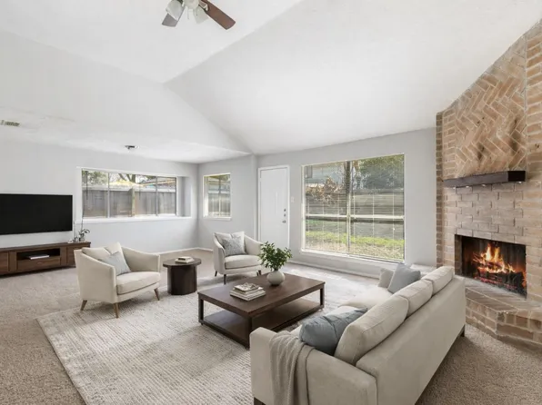 7310 Maple Walk Dr, Humble, TX 77346