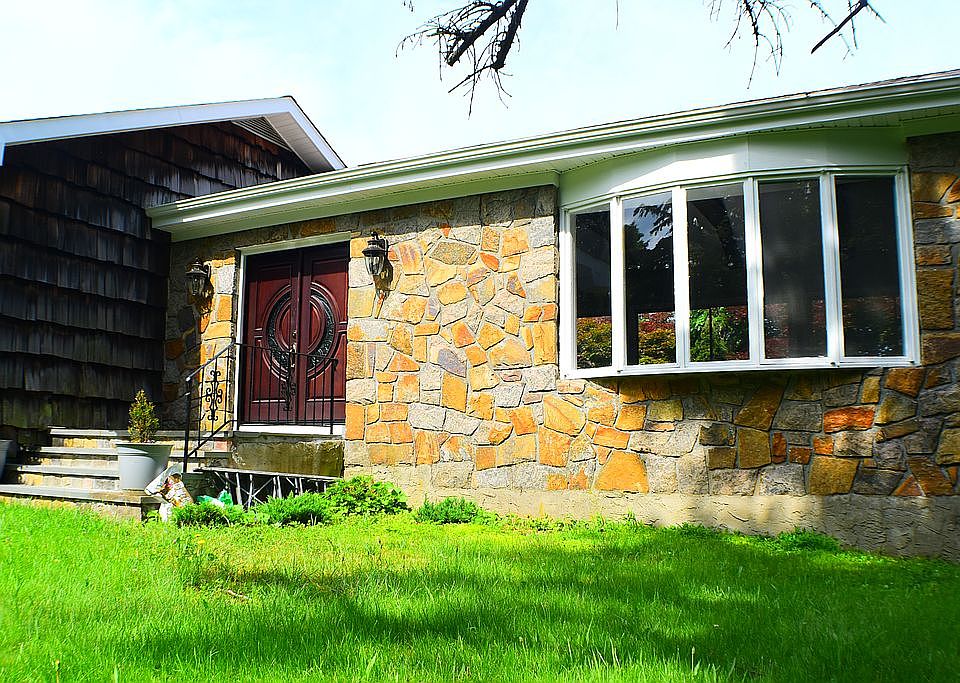 1st image of 16 Hilltop Dr