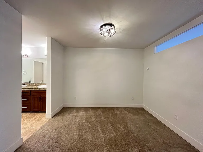 838 SE 38th Ave #302 — Photo 21