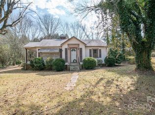 1204 E Union St, Morganton, NC 28655