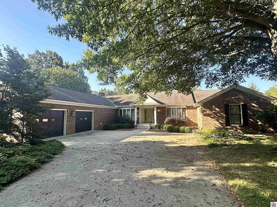 1st image of 555 Huntleigh Ln