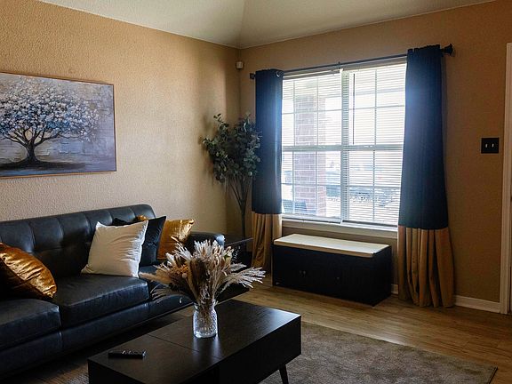 4th image of 3800 Littleleaf Ct #B