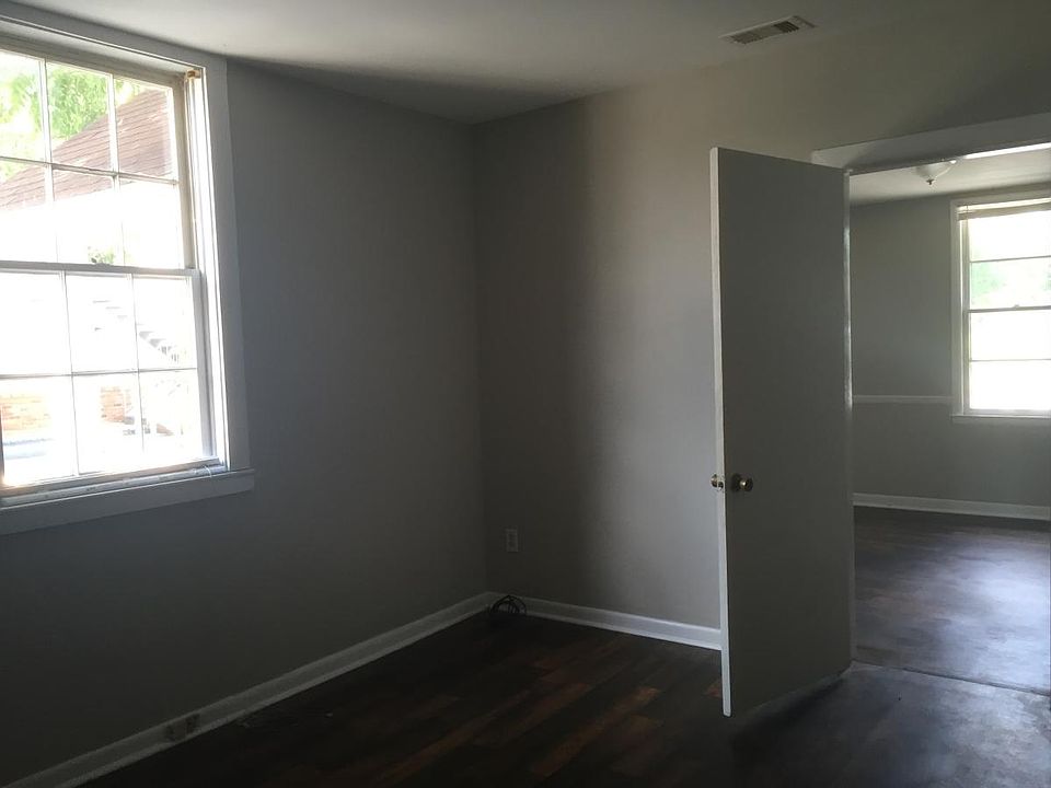 2nd image of 215 S Main St APT 106