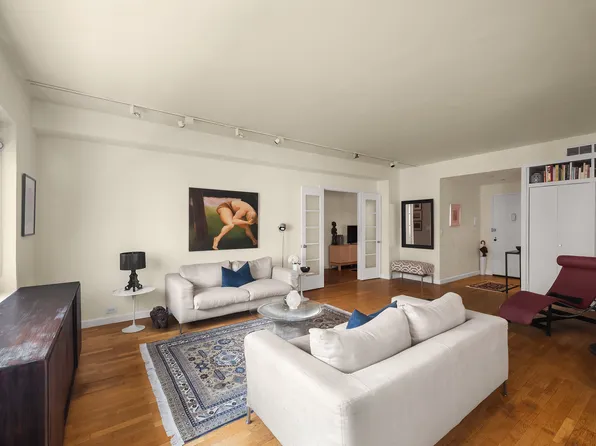 25 East 83rd Street 9B image 2 of 7