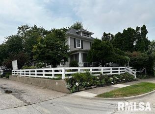 2217 18th Ave #B, Moline, IL 61265