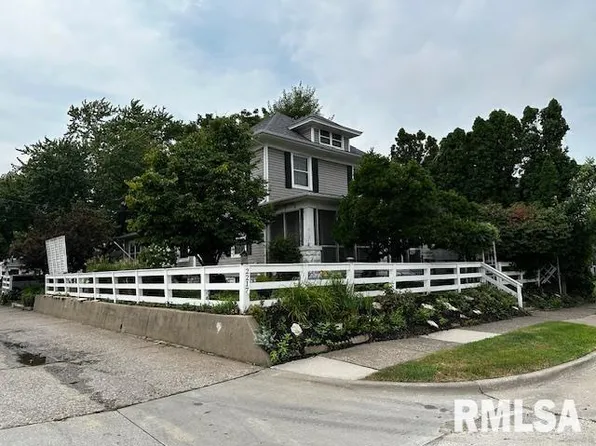 2217 18th Ave #B, Moline, IL 61265