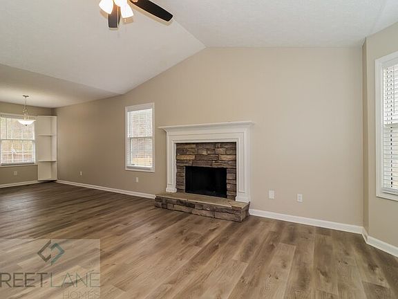 3rd image of 267 Burton Dr
