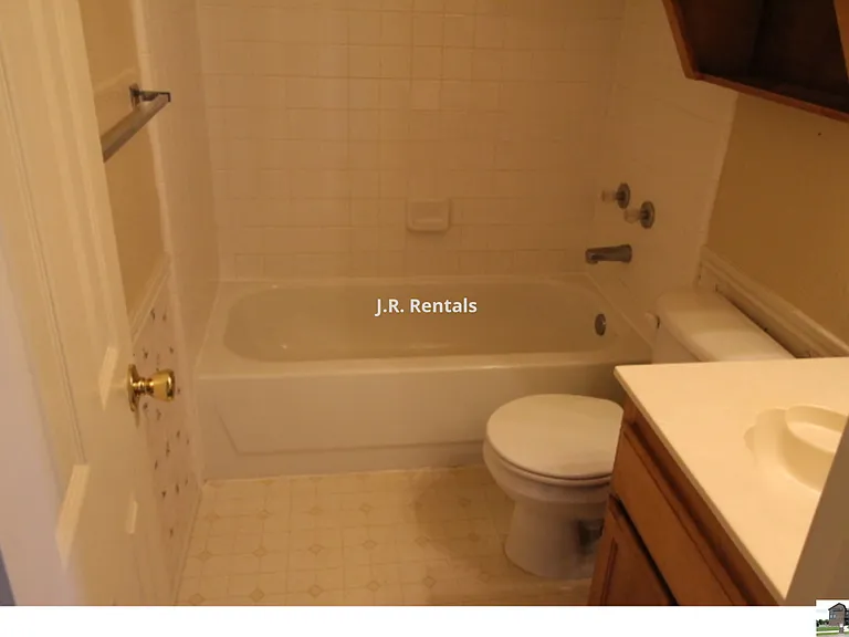 1506 Creek St — Photo 107