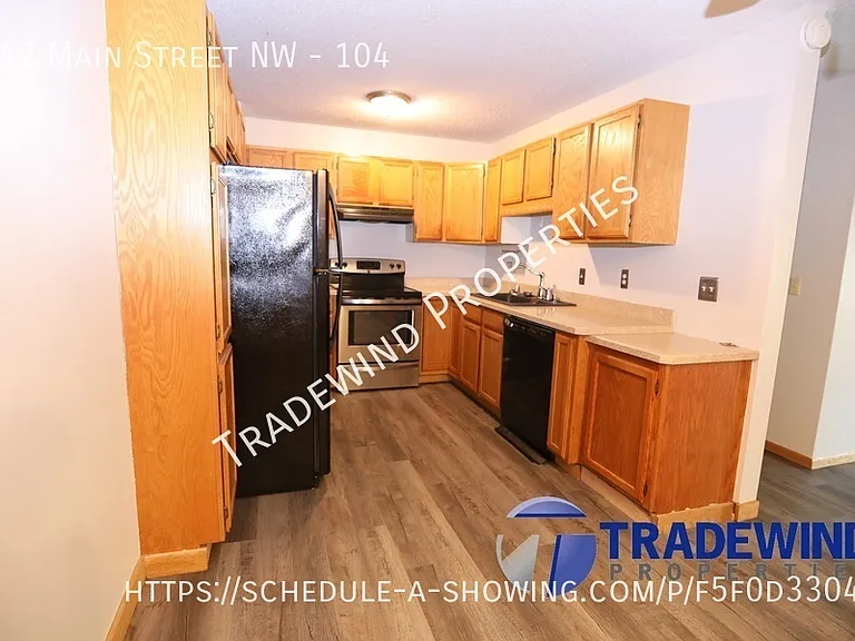942 Main St NW #104 — Photo 3