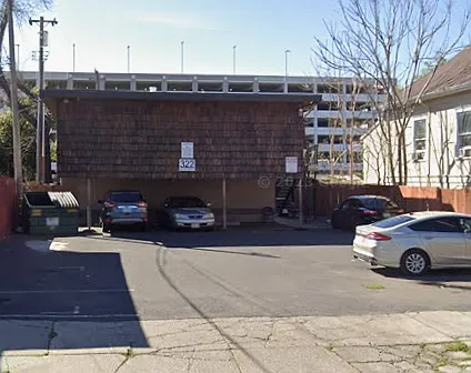 322 W Oak St #F — Photo 1