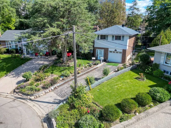 12 Petal Ct, Toronto, ON M4A 1V8