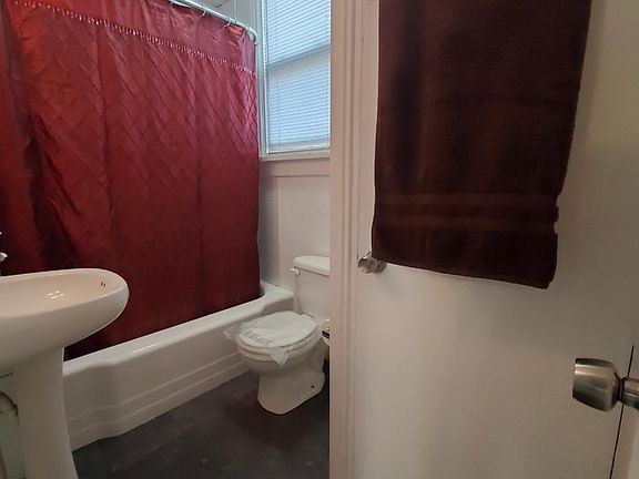 3rd image of 2400 Canby St APT 1