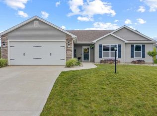 9018 Strathmore Ln, Fort Wayne, IN 46818