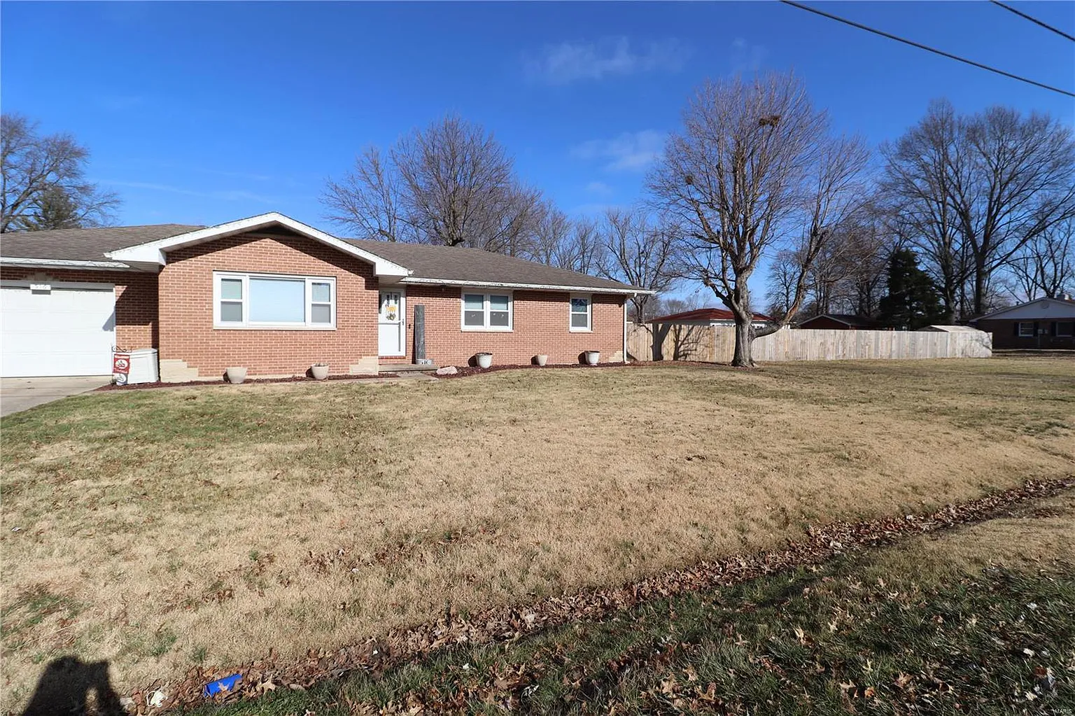 516 Sarah St photo 1