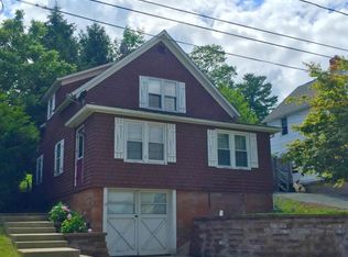 8 Myrtle St, Waymart, PA 18472