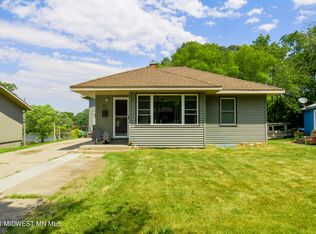 631 E Adolphus Ave, Fergus Falls, MN 56537