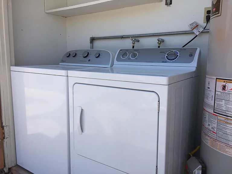 2045 E Don Carlos Ave — Photo 26