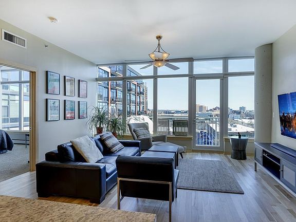 5th image of 215 10th Ave S Unit 717