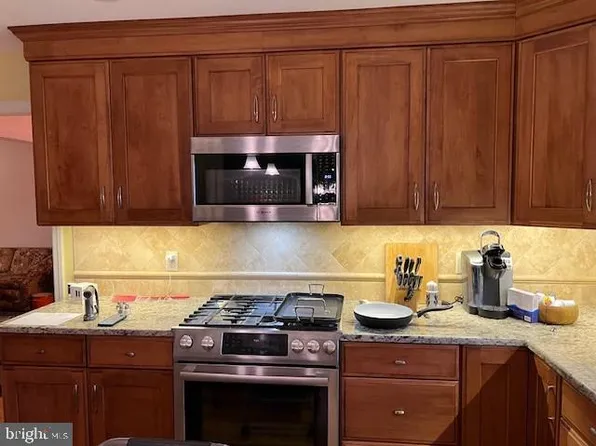 678 Florin Ave, Mount Joy, PA 17552