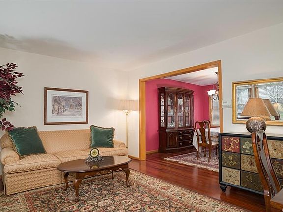 2nd image of 52 Fawn Meadows Ct