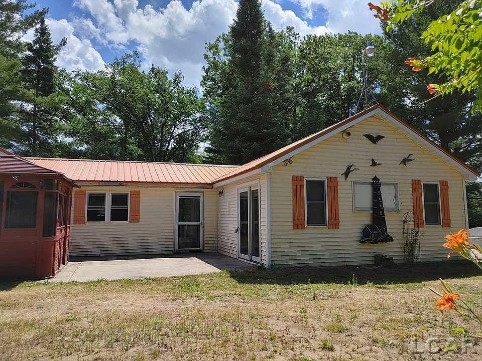 1st image of 2469 Courtney Dr