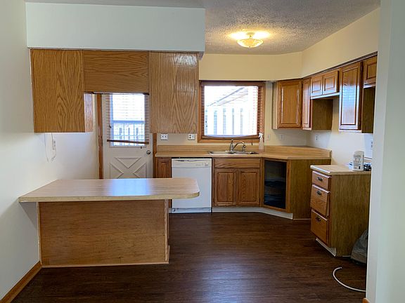 5th image of 327 Park St #1