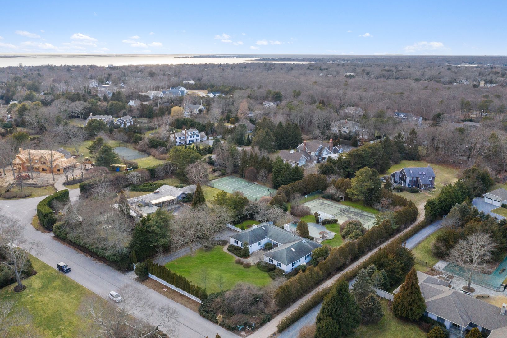  5 BEDROOM POOL/TENNIS