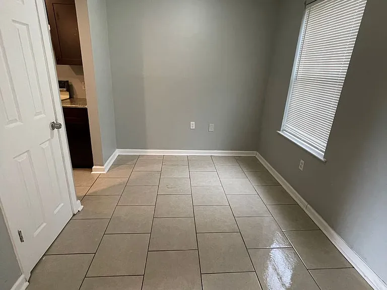 644 N Donmoor Ave #4 — Photo 6