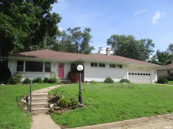917 Lawndale Ave, Lacon, IL 61540