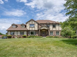 9784 Meadow Bluff Ln, Cincinnati, OH