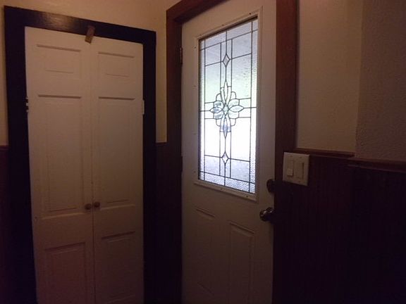 2nd image of 305 W Creek St
