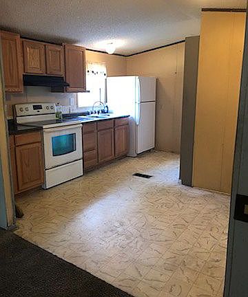 2nd image of 371 Camellia Dr