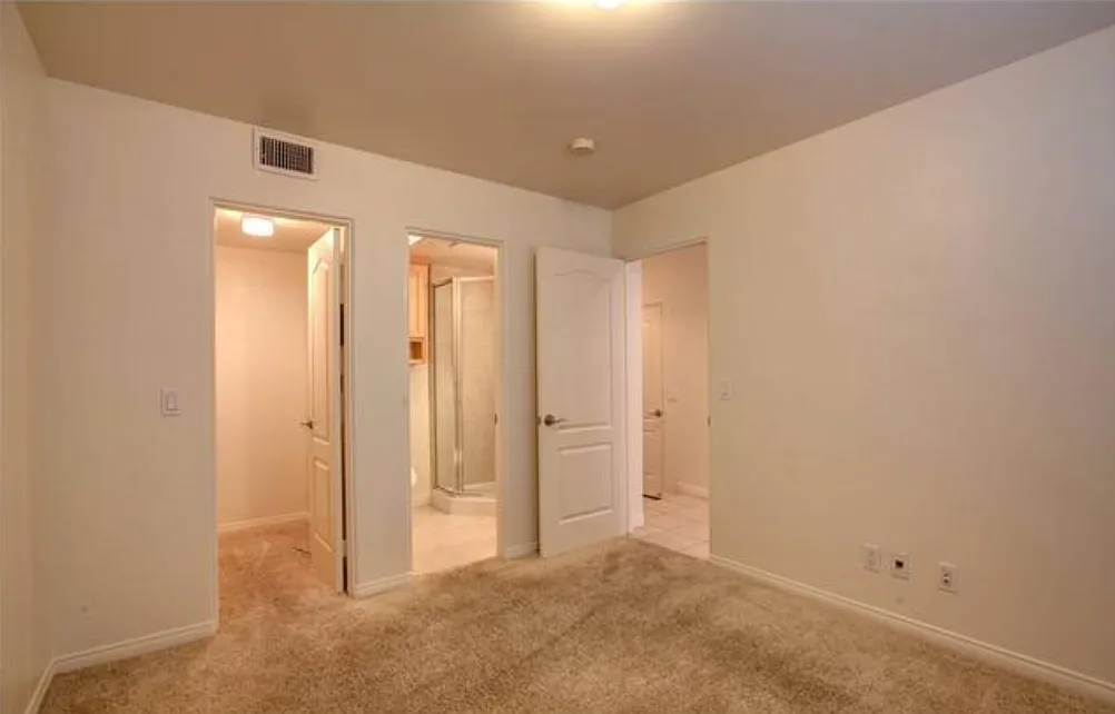 1423 Hornblend St — Photo 2