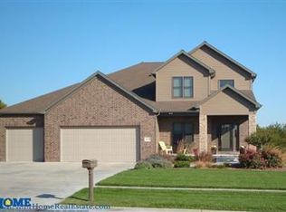 8450 Norval Rd, Lincoln, NE 68520