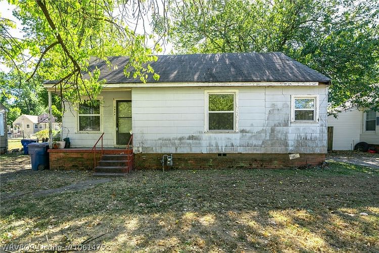 1st image of 3924 Morris Dr