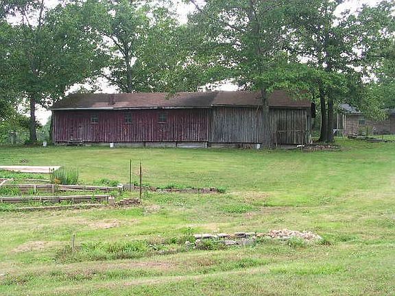 Detached garage/workshop