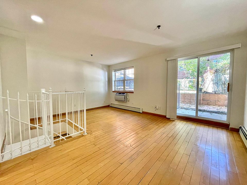 1st image of 3076 30th St APT 1R
