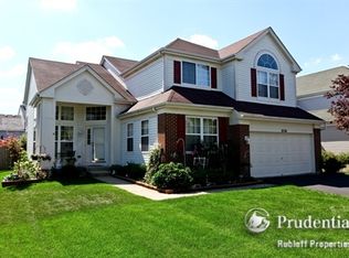 2136 Feldott Ln, Naperville, IL 60540