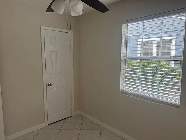 Second bedroom with large window for nice natural light