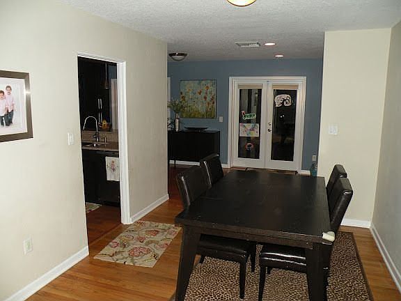 5th image of 1015 N Fern Creek Ave