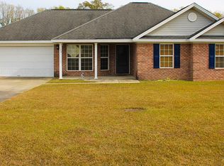 130 Auburn Cir, Glennville, GA 30427